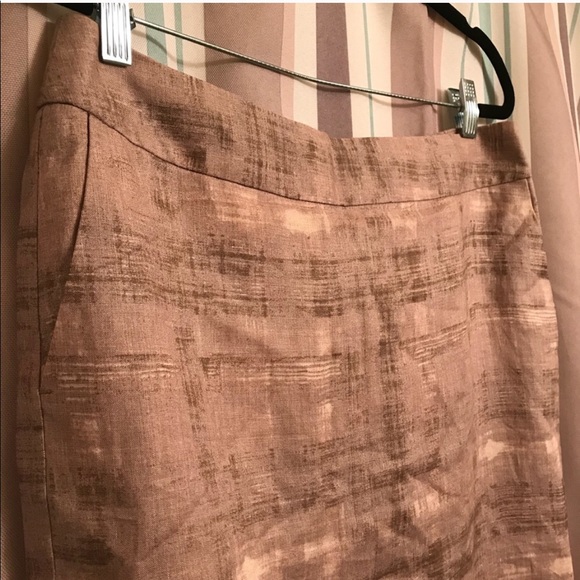 BUNDLE 2 ITEMS FOR $10 Loft Skirt size 8 - Picture 3 of 8